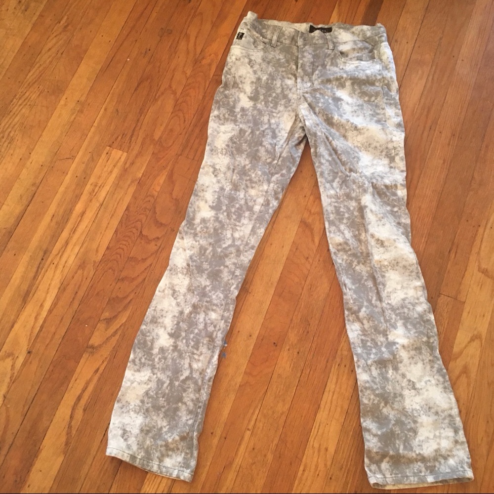 Cloudy sky tie dye gray and white Guess jeans